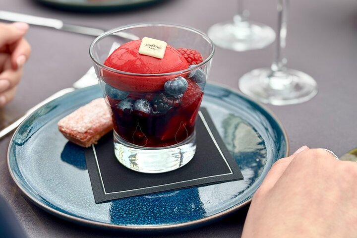 Gourmet frokostcruise på Seinen i Paris med udsigt over Eiffeltårnet, foto 16 | wizardtrip