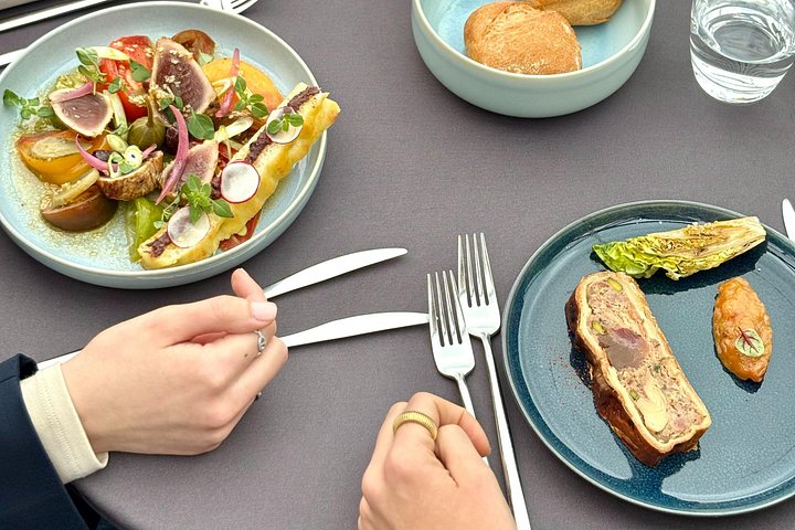 Gourmet frokostcruise på Seinen i Paris med udsigt over Eiffeltårnet, foto 21 | wizardtrip