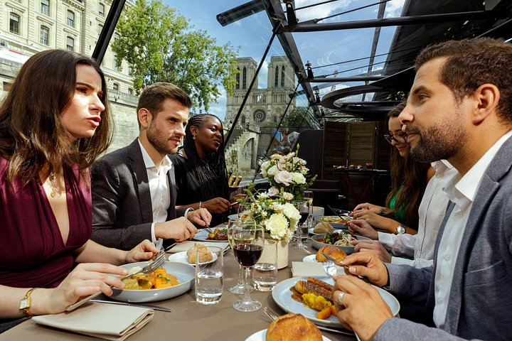 Gourmet frokostcruise på Seinen i Paris med udsigt over Eiffeltårnet, foto 28 | wizardtrip