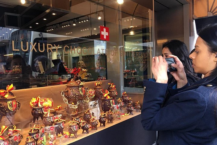 旧市街の探索、湖の景色、甘いテイスティングをフィーチャーしたジュネーブのチョコレートツアー、写真13 | wizardtrip