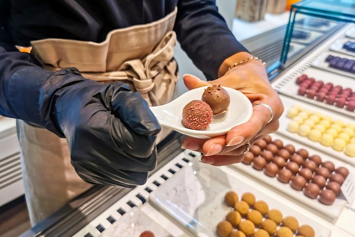旧市街の探索、湖の景色、甘いテイスティングをフィーチャーしたジュネーブのチョコレートツアー、写真19 | wizardtrip
