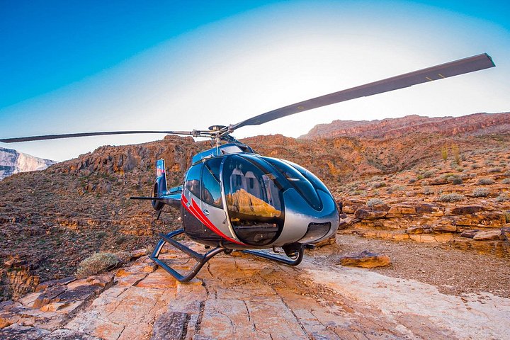 Helicopter tour over the Grand Canyon with a landing near the Colorado River, photo 7 | wizardtrip