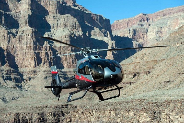 Helicopter tour over the Grand Canyon with a landing near the Colorado River, photo 11 | wizardtrip