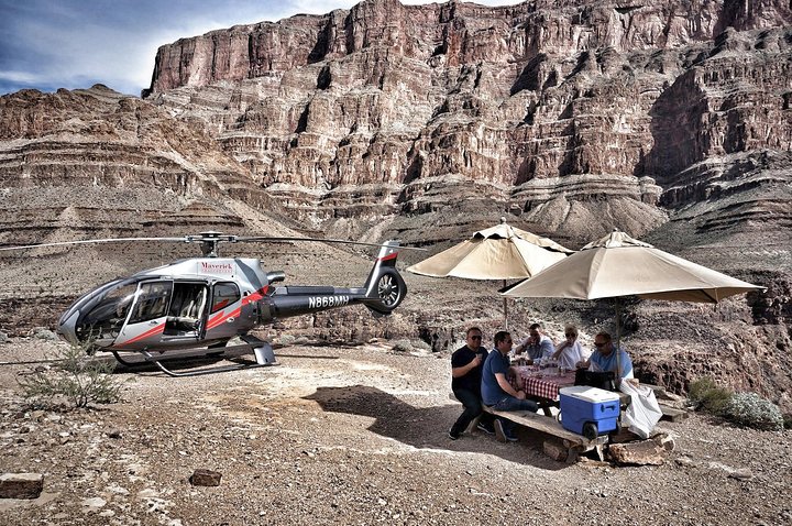 Helikoptertour over de Grand Canyon bij zonsondergang, met uitzicht op de Las Vegas Strip, foto 7 | wizardtrip