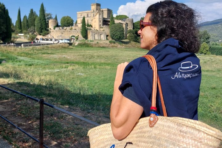 Scenic tour of Luberon villages like Gordes and Roussillon from Aix-en-Provence, photo 7 | wizardtrip