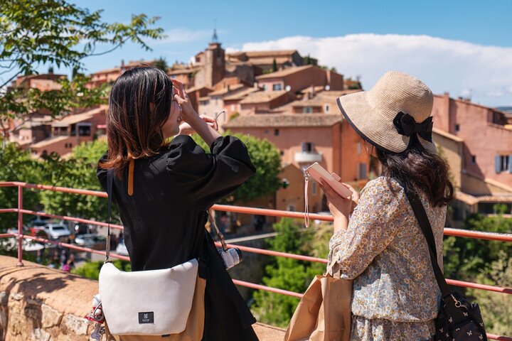 Scenic tour of Luberon villages like Gordes and Roussillon from Aix-en-Provence, photo 8 | wizardtrip