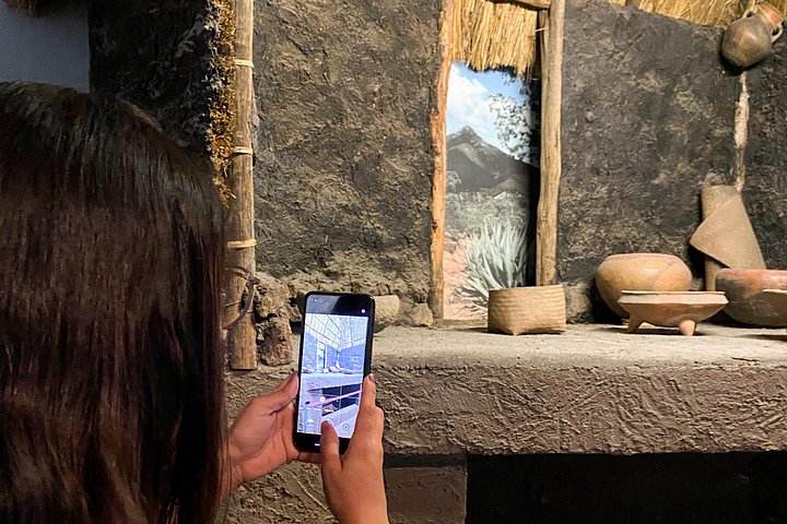 Guidet tur, der udforsker gamle artefakter og udstillinger på Mexicos Nationalmuseum for Antropologi, foto 16 | wizardtrip