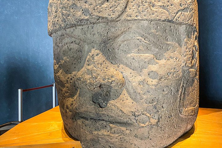 Guidet tur, der udforsker gamle artefakter og udstillinger på Mexicos Nationalmuseum for Antropologi, foto 17 | wizardtrip