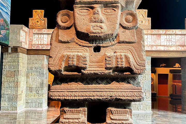 Guidet tur, der udforsker gamle artefakter og udstillinger på Mexicos Nationalmuseum for Antropologi, foto 21 | wizardtrip
