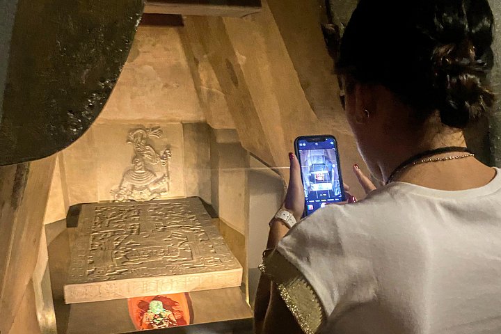 Guidet tur, der udforsker gamle artefakter og udstillinger på Mexicos Nationalmuseum for Antropologi, foto 23 | wizardtrip