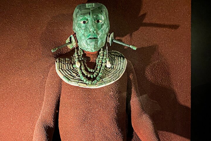 Guidet tur, der udforsker gamle artefakter og udstillinger på Mexicos Nationalmuseum for Antropologi, foto 24 | wizardtrip