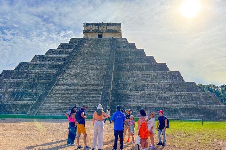 Early morning guided tour of Chichen Itza, a Mayan wonder in Mexico, photo 8 | wizardtrip