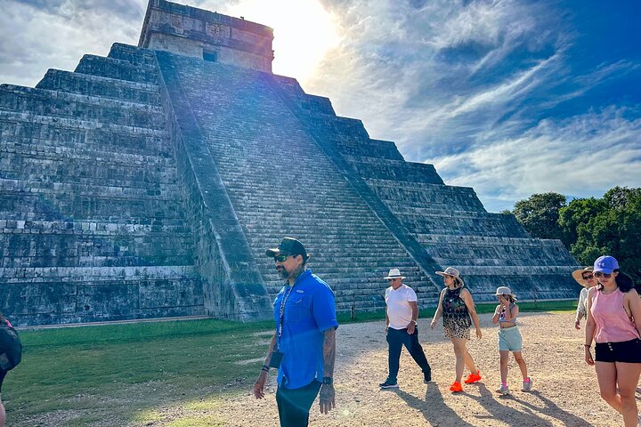 Early morning guided tour of Chichen Itza, a Mayan wonder in Mexico, photo 9 | wizardtrip