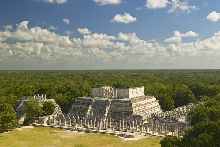 Early morning guided tour of Chichen Itza, a Mayan wonder in Mexico, photo 10 | wizardtrip