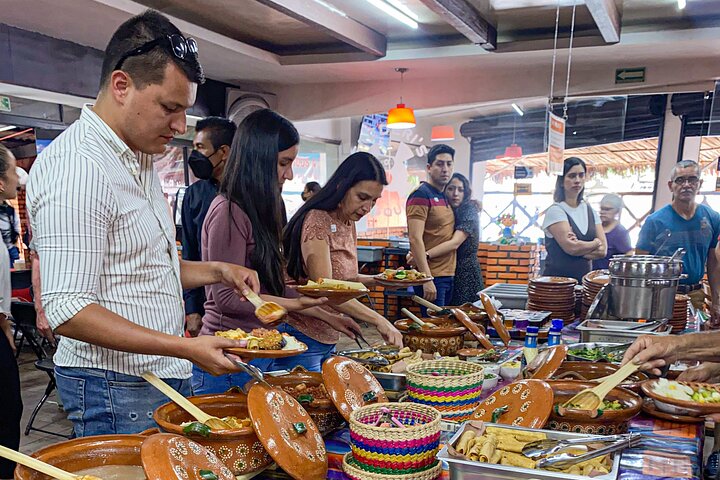 Entdecken Sie die lebendige Kultur Mexiko-Stadts: Frida Kahlos Kunst, die Kanäle von Xochimilco und das historische Coyoacán, Foto 34 | wizardtrip