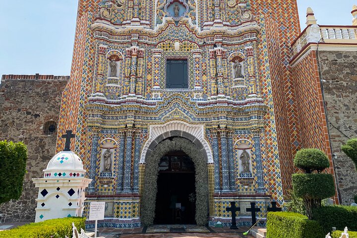 Excursion d'une journée complète explorant Puebla, Cholula et Tonantzintla, avec des pyramides, des églises et une architecture coloniale, photo 25 | wizardtrip