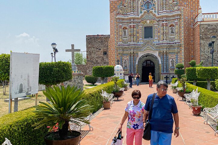 Excursion d'une journée complète explorant Puebla, Cholula et Tonantzintla, avec des pyramides, des églises et une architecture coloniale, photo 31 | wizardtrip