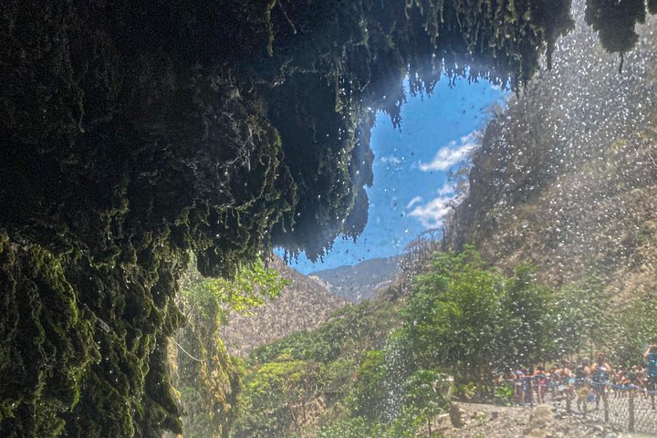 Explora las impresionantes Grutas de Tolantongo, aguas termales y cascadas en un tour grupal, foto 28 | wizardtrip