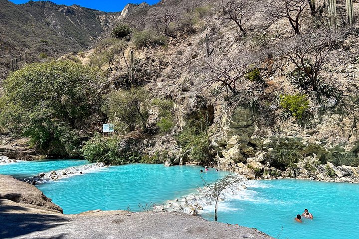 Explora las impresionantes Grutas de Tolantongo, aguas termales y cascadas en un tour grupal, foto 34 | wizardtrip