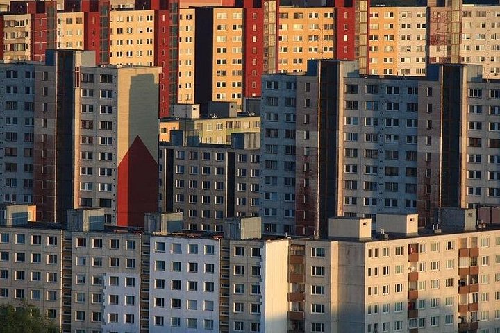 Ontdek het communistische verleden en de architectuur van Bratislava tijdens een privé-tour in een retro-auto, foto 9 | wizardtrip