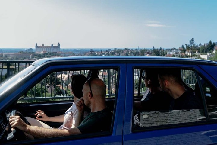 Ontdek het communistische verleden en de architectuur van Bratislava tijdens een privé-tour in een retro-auto, foto 13 | wizardtrip