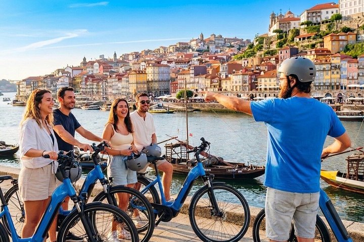 Electric bike tour through Porto's historic streets and along the Douro River, photo 1 | wizardtrip