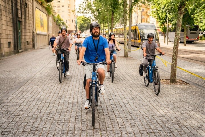Visite en vélo électrique à travers les rues historiques de Porto et le long du fleuve Douro, photo 7 | wizardtrip
