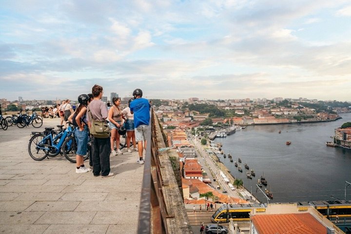 Visite en vélo électrique à travers les rues historiques de Porto et le long du fleuve Douro, photo 9 | wizardtrip