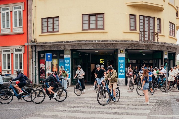 Visite en vélo électrique à travers les rues historiques de Porto et le long du fleuve Douro, photo 15 | wizardtrip