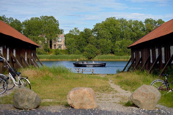 Social sailing tour exploring Copenhagen's canals, harbor, and landmarks, photo 8 | wizardtrip