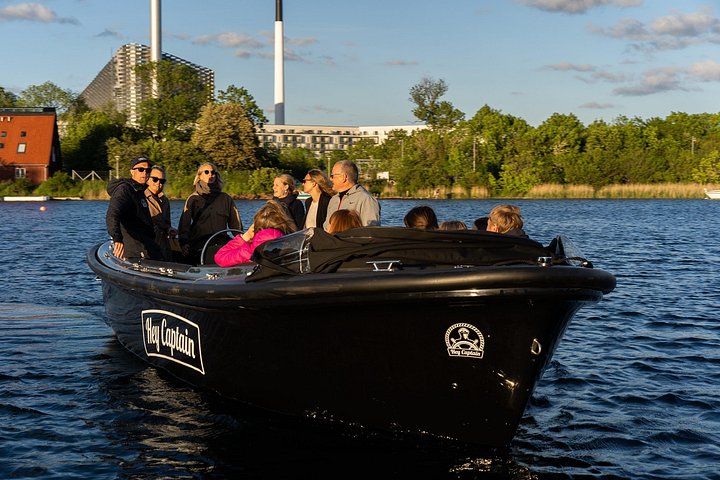 Social sailing tour exploring Copenhagen's canals, harbor, and landmarks, photo 15 | wizardtrip