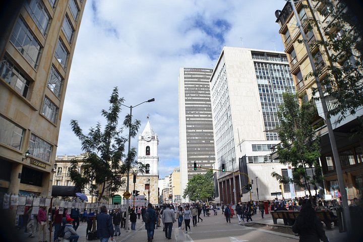 Passeio a pé por Bogotá em La Candelaria, explorando história, cultura e arte de rua, foto 11 | wizardtrip