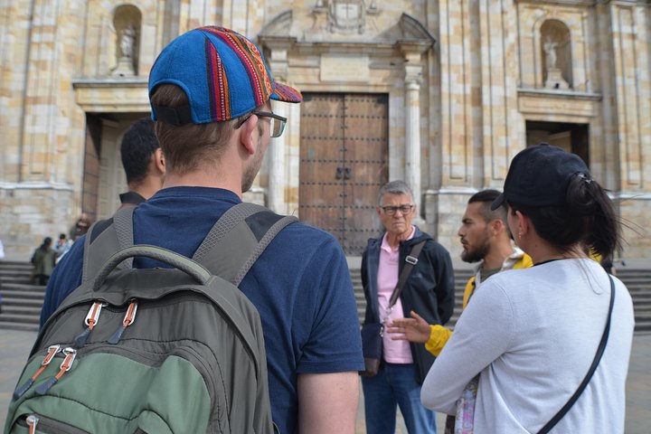 Passeio a pé por Bogotá em La Candelaria, explorando história, cultura e arte de rua, foto 12 | wizardtrip