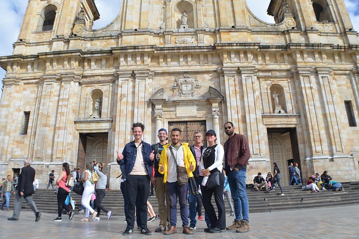 Passeio a pé por Bogotá em La Candelaria, explorando história, cultura e arte de rua, foto 13 | wizardtrip