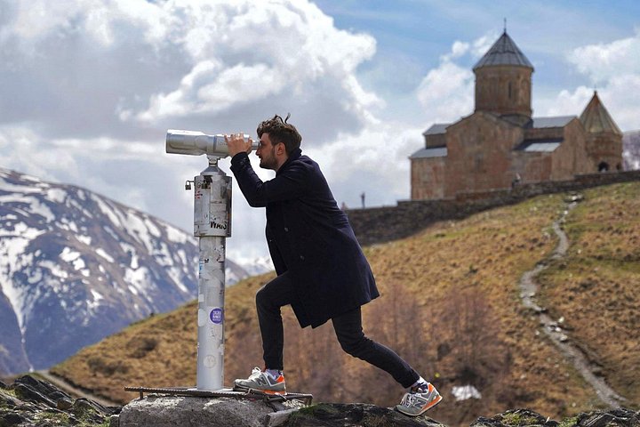ジョージアのグダウリとカズベギへの景色の良い日帰り旅行。山、要塞、教会が含まれます、写真12 | wizardtrip