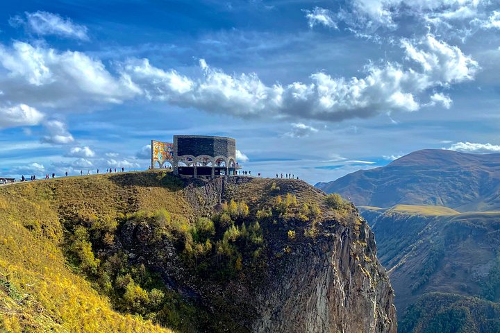 ジョージアのグダウリとカズベギへの景色の良い日帰り旅行。山、要塞、教会が含まれます、写真15 | wizardtrip