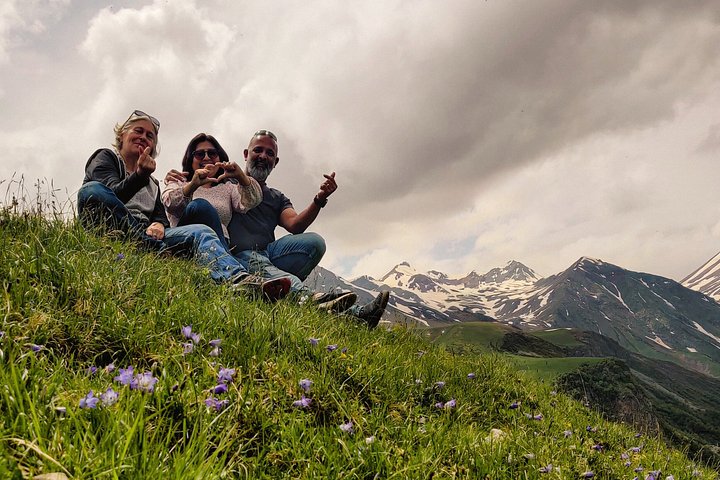 カズベギとグダウリの日帰り旅行、ジョージア、山、要塞、教会、写真9 | wizardtrip