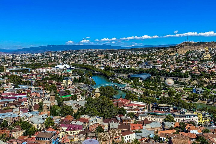 Um passeio a pé pelos locais históricos de Tbilisi, incluindo vistas de teleférico e comida tradicional, foto 6 | wizardtrip