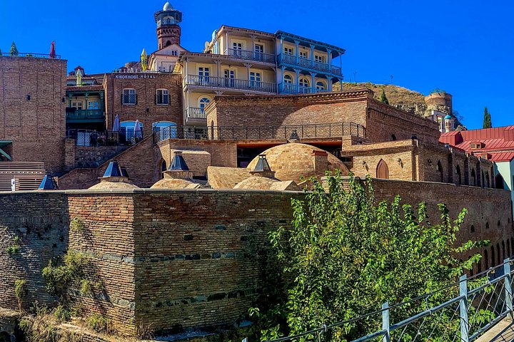 Um passeio a pé pelos locais históricos de Tbilisi, incluindo vistas de teleférico e comida tradicional, foto 8 | wizardtrip