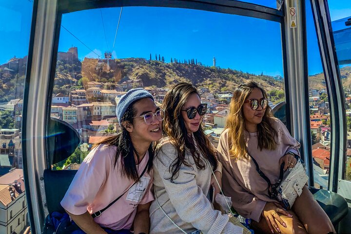 Um passeio a pé pelos locais históricos de Tbilisi, incluindo vistas de teleférico e comida tradicional, foto 9 | wizardtrip