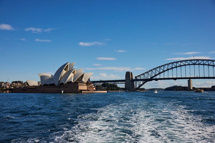Sydney Harbour cruise with lunch, passing the Opera House and Harbour Bridge, photo 6 | wizardtrip