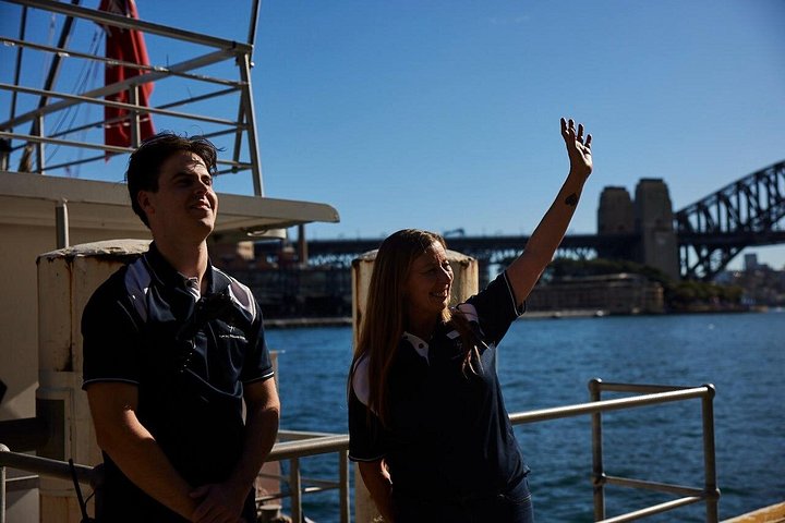 Sydney Harbour cruise with lunch, passing the Opera House and Harbour Bridge, photo 16 | wizardtrip