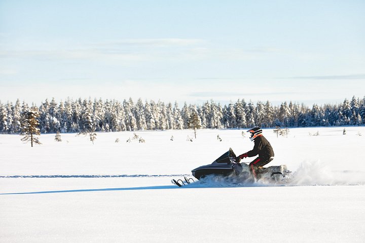 Experience an exhilarating snowmobile adventure in the winter wonderland of Fairbanks, Alaska, photo 9 | wizardtrip