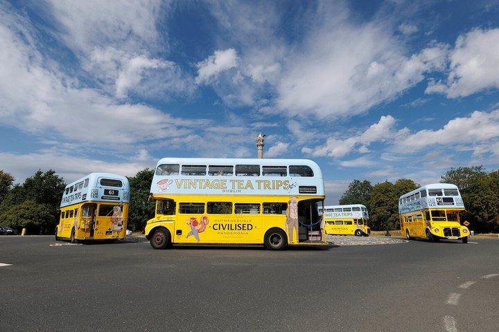 Genießen Sie den Nachmittagstee auf einer Oldtimer-Bustour durch Dublin, Irland, und sehen Sie Sehenswürdigkeiten wie das Trinity College, Foto 12 | wizardtrip