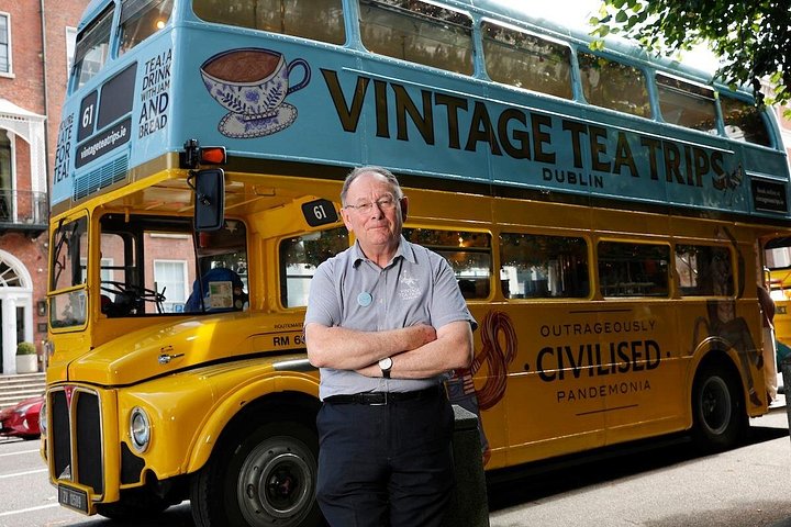 Genießen Sie den Nachmittagstee auf einer Oldtimer-Bustour durch Dublin, Irland, und sehen Sie Sehenswürdigkeiten wie das Trinity College, Foto 23 | wizardtrip