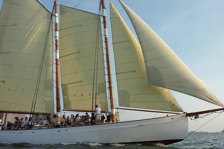 Klassische Schoner-Segeltour um den Boston Harbor mit Blick auf die Skyline und die Inseln, Foto 10 | wizardtrip