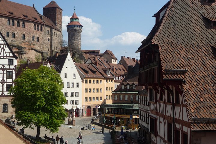 Explorez la vieille ville historique de Nuremberg et les terrains de rassemblement nazis lors d'une visite guidée à pied, photo 8 | wizardtrip