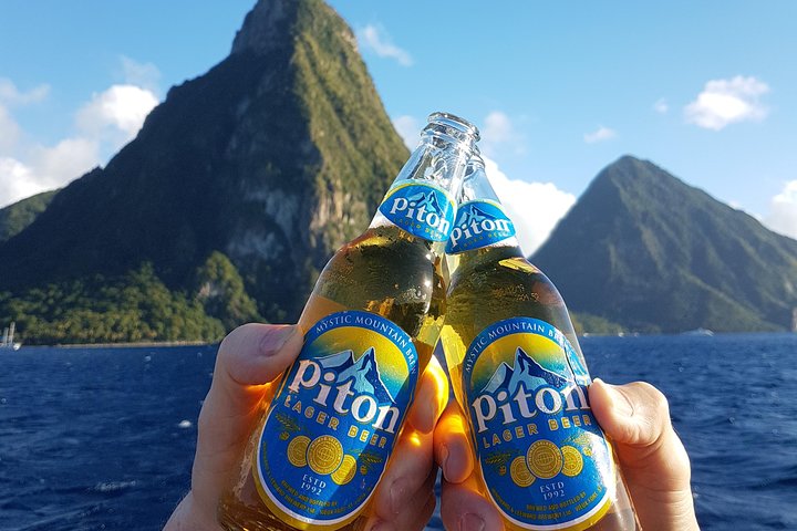 Privé speedboottocht langs de kust van St. Lucia naar Soufriere en de Pitons, met snorkelen en optionele excursies, foto 13 | wizardtrip