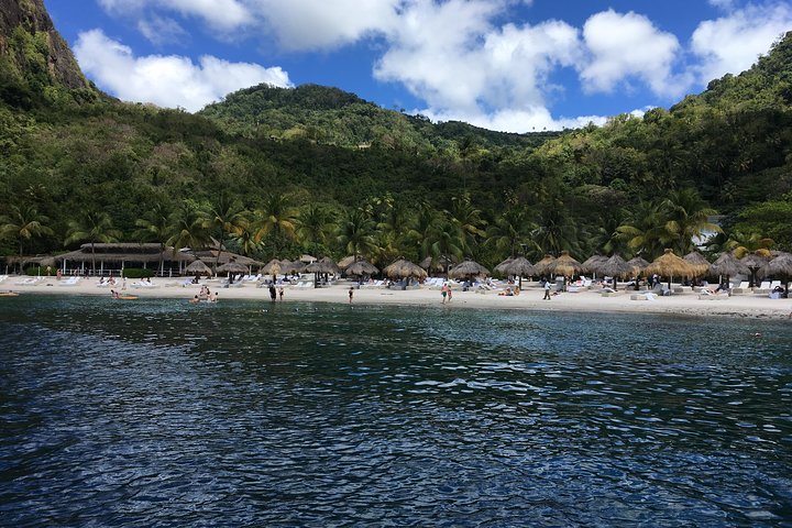 Privé speedboottocht langs de kust van St. Lucia naar Soufriere en de Pitons, met snorkelen en optionele excursies, foto 15 | wizardtrip