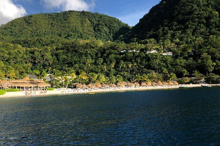 Privé speedboottocht langs de kust van St. Lucia naar Soufriere en de Pitons, met snorkelen en optionele excursies, foto 21 | wizardtrip